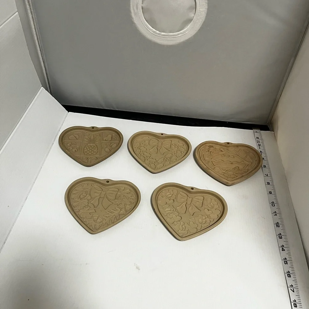 The Pampered Chef Heart-Shaped Stoneware Set - Tan